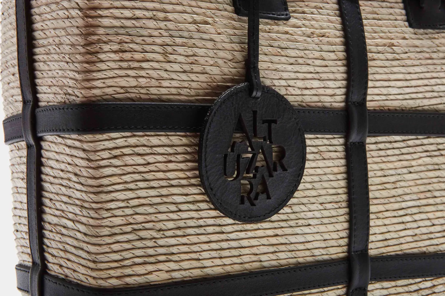 Altuzarra Handbags*Watermill Tote E/W Natural/Black